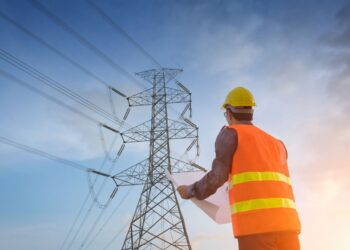 DESARROLLO DE PROYECTOS DE REDES ELECTRICAS DE BAJA Y ALTA TENSIÓN