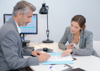 ASISTENCIA DOCUMENTAL Y DE GESTIÓN DE DESPACHOS Y OFICINAS